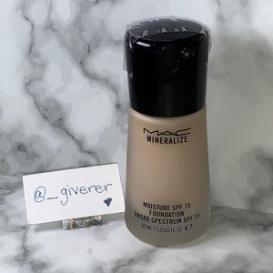 NC15 MINERALIZE MOISTURE FOUNDATION MAC Cosmetics